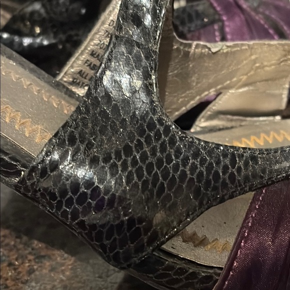 Jessica Elegant Purple and Black Women's Heels, size 7 - Picture 7 of 10
